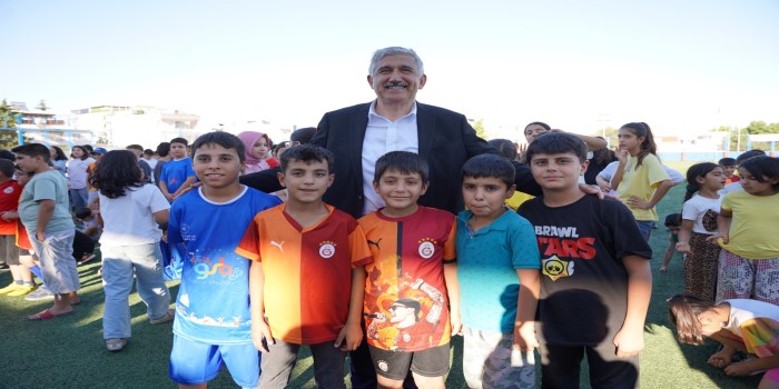 Kahta Belediyesi’nden öğrencilere forma desteği